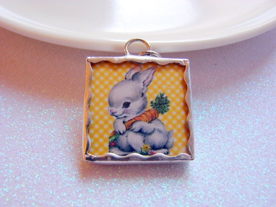 Tiny Soldered Glass Art Charm Pendant White Bunny von mimiandlucy