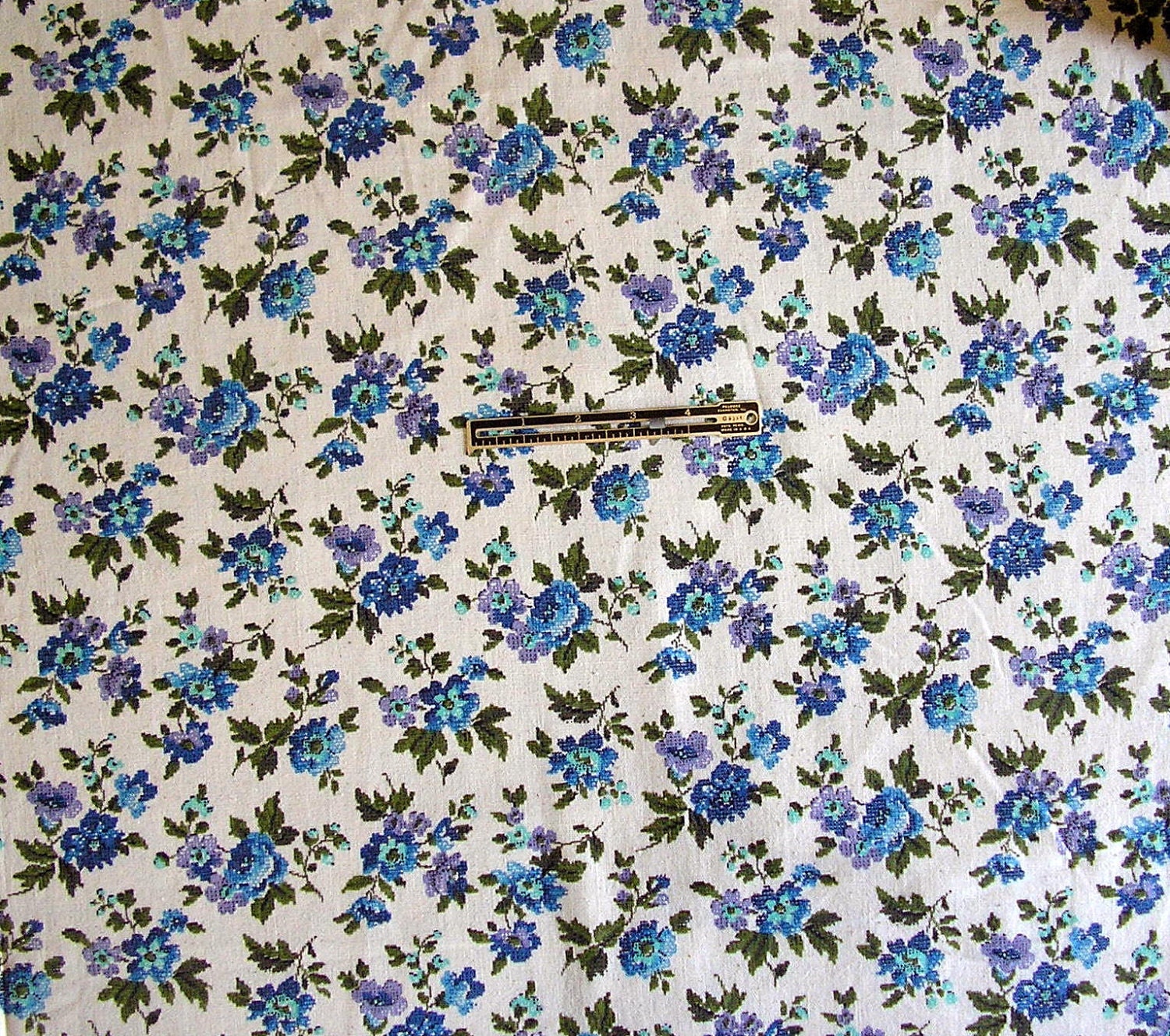 Flower arrangement cross stitch pattern.